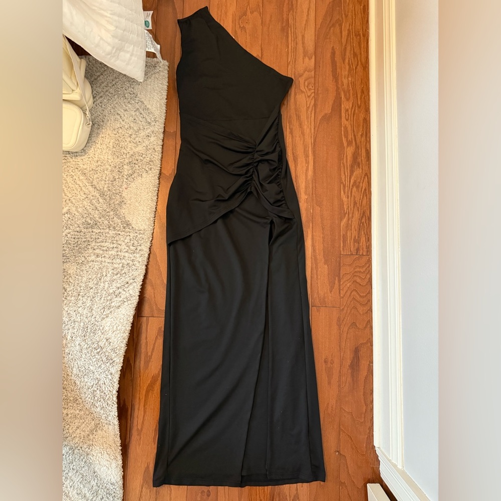Elegant One-Shoulder Black Dress